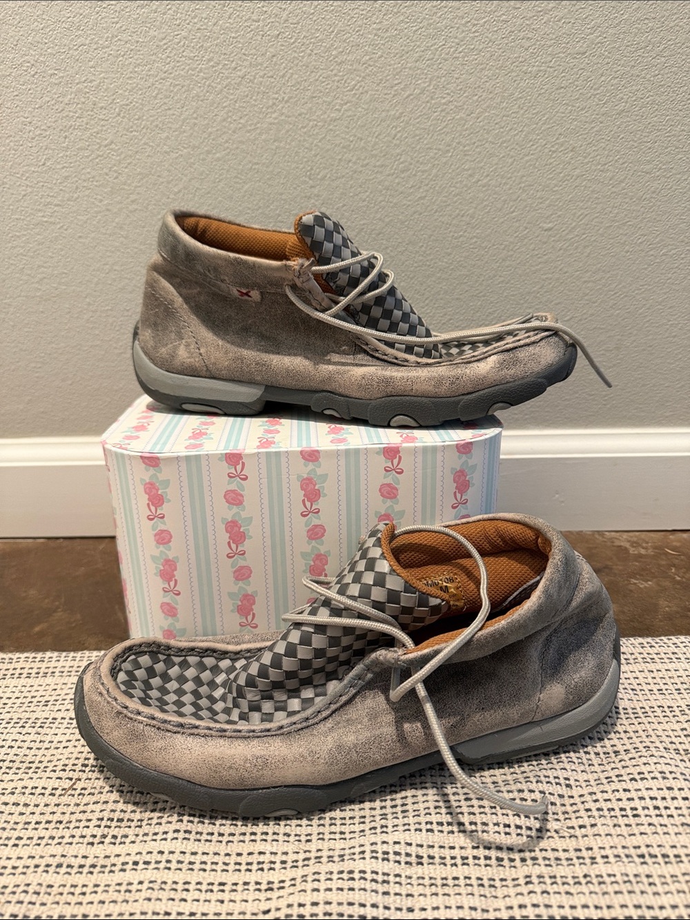 Women’s Twisted X Gray Suede Chukka Boots with Checkered Tongue